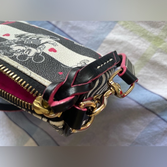 Dooney & Bourke Disney Sweetheart Purse - Minnie & Mickey print - Picture 13 of 13